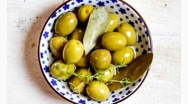 با زیتون به جنگ چاقی بروید

