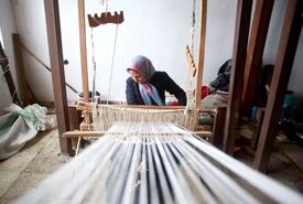 چراغ خاموش «متقال‌بافی»

