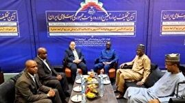 ورود مهمانان تحلیف ریاست جمهوری با بنز به مجلس +ویدئو

