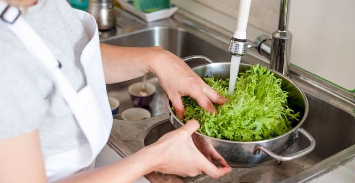 بهترین روش شستن سبزیجات برای سلامت بیشتر