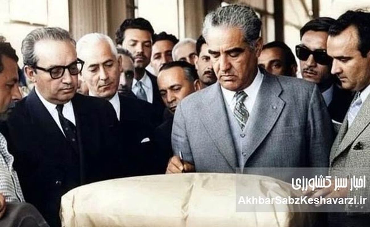 اوضاع کشاورزی ایران در کابینه منوچهر اقبال