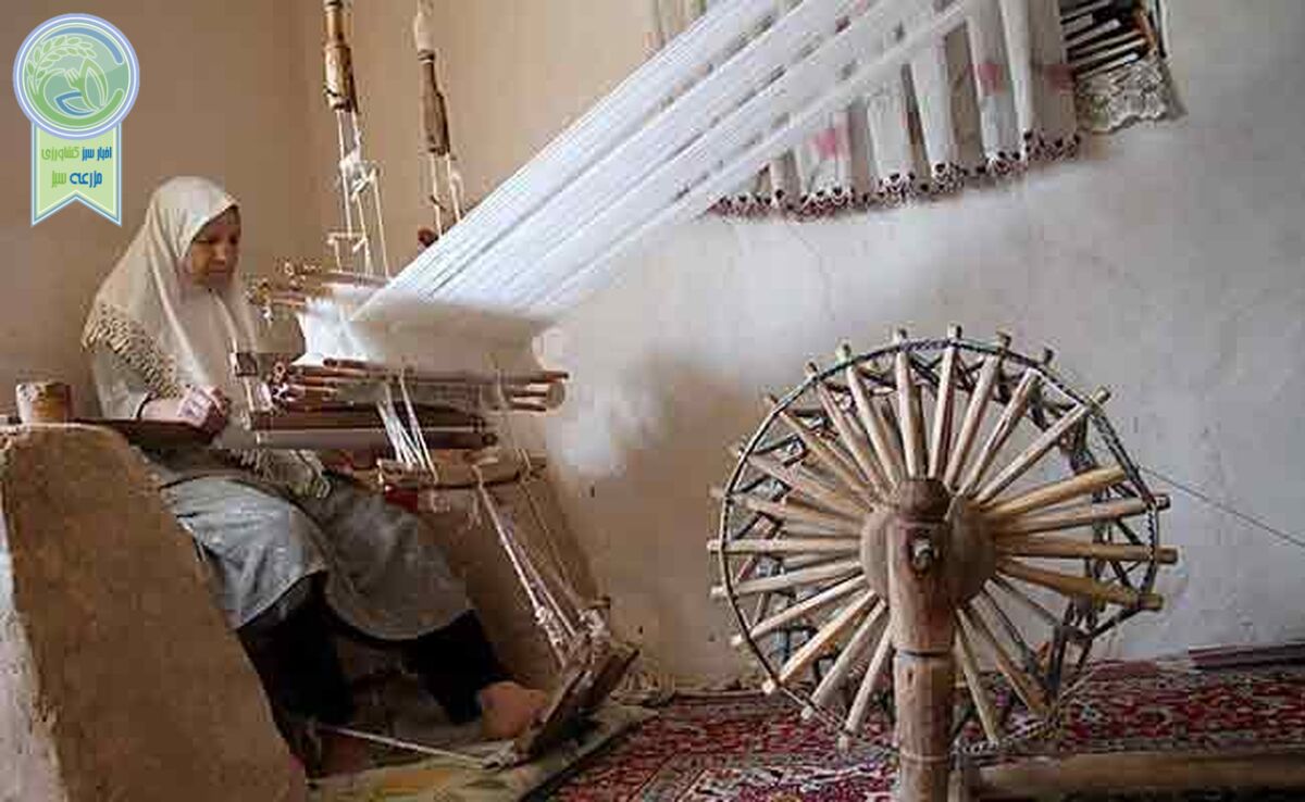نقش زنان روستایی در تعالی صنایع دستی ایران

