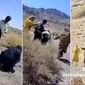 برخورد با زنان معترض به معدن طلا در سرسیاه تفتان | روایت مردم از گردوغبار، بی‌آبی و تعارض محلی
