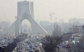 آسمان تهران همچنان خاکستری است

