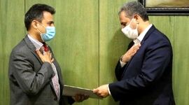 اولین وزیر که پرسنل وزارتخانه را خانه‌دار می‌کند
