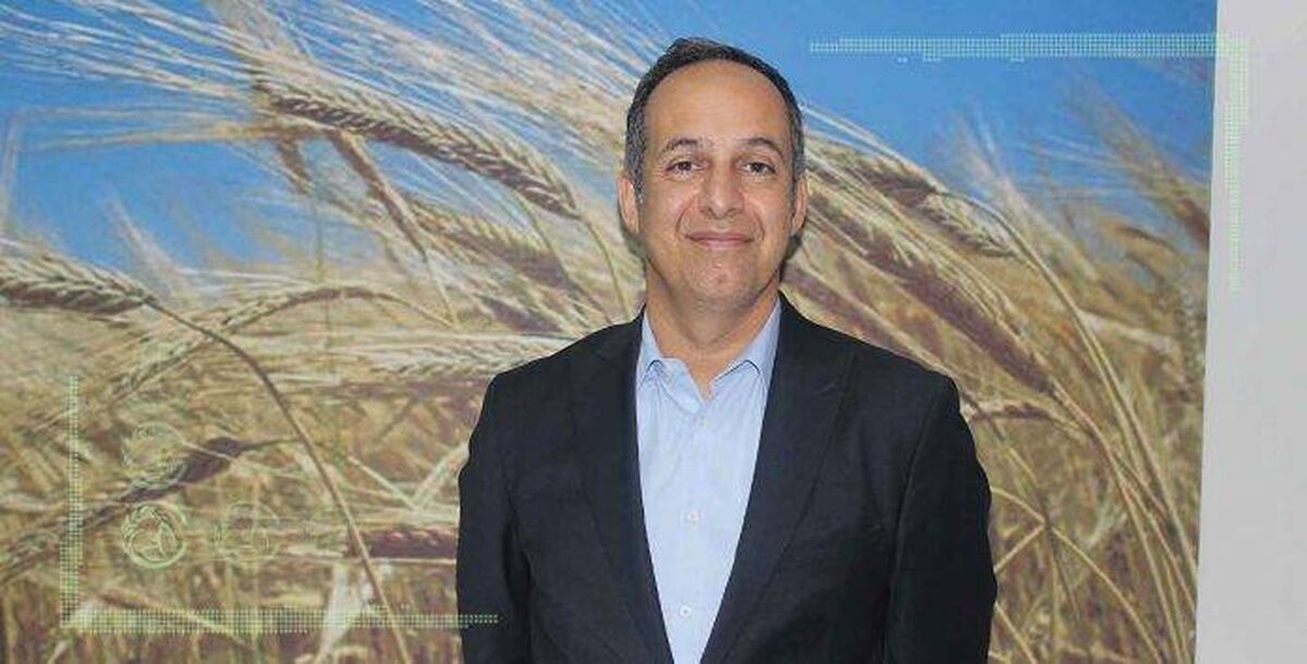 تهاتر چای در برابر نفت تاسف آور است
