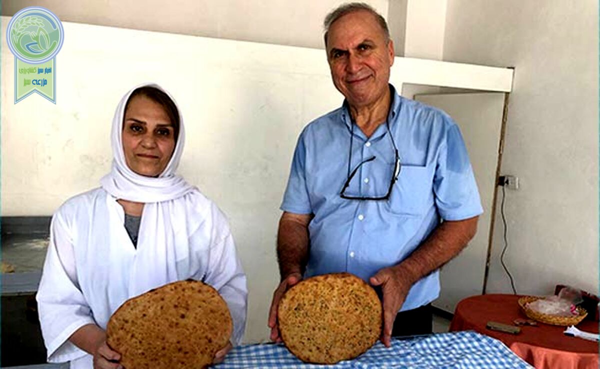 عرضه نان کامل توسط بانوی خلاق گرگانی+ ویدئو

