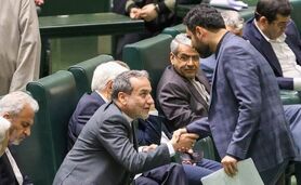 پاسخ قاطع عراقچی به نماینده مجلسی که مرگ بر ایران گفت

