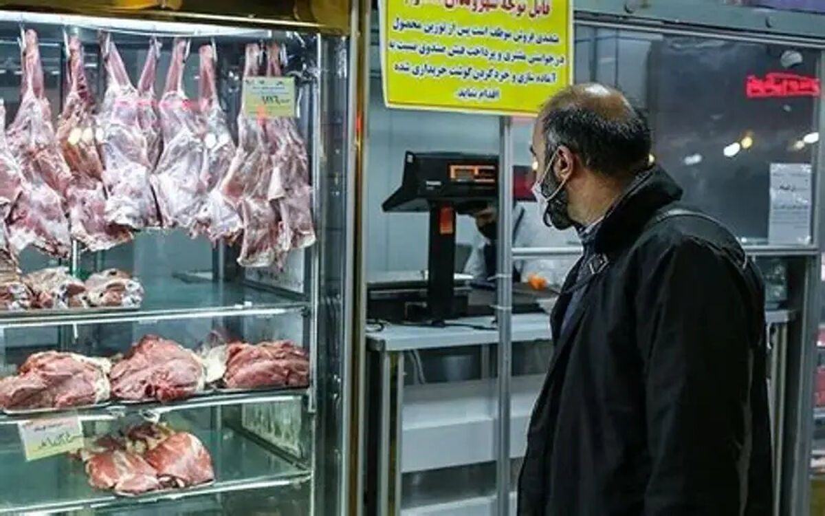 تولید سالانه ۹۰۰ هزار تن گوشت قرمز؛ چرا با وجود مازاد دام، بازار آرام نمی‌گیرد؟