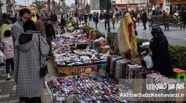 بساط‌ نان در سنگفرش انقلاب؛ روایتی از تقلای زنان دستفروش در قلب پایتخت
