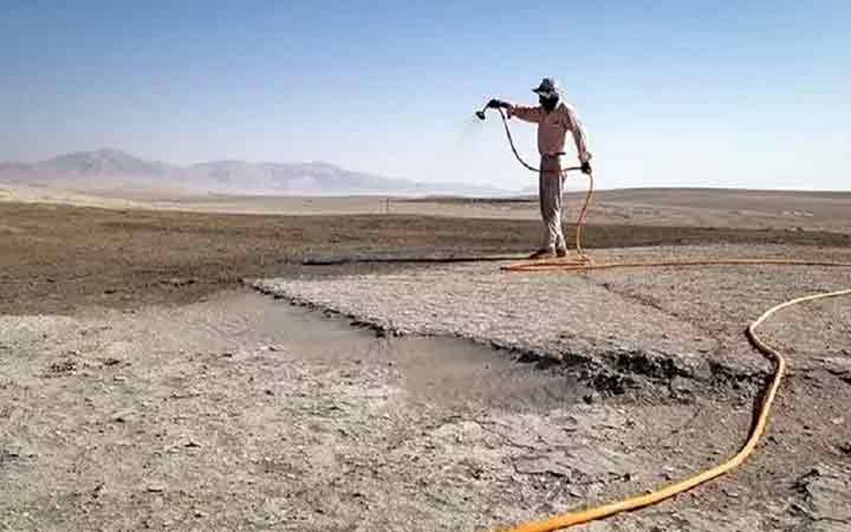 ابهام درباره مالچ‌پاشی دریاچه ارومیه

