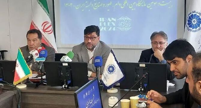 مدیران وزارتخانه‌های صمت، نفت و نیرو را پاسخگو می‌کنیم

