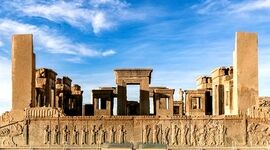 خطر جدی فرونشست در تخت جمشید

