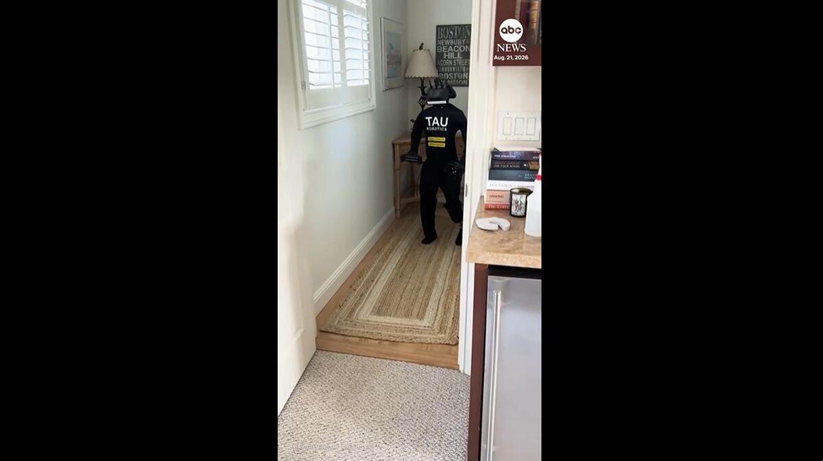 ربات انسان‌نمای نظافتچی به خانه‌ها رسید+ویدئو
