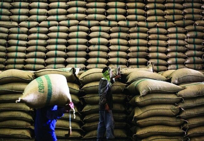 پشت پرده یک تقدیر جنجالی؛ از پرونده ۶۰ هزار تن برنج تا پرسش‌های بی‌پاسخ بندرعباس
