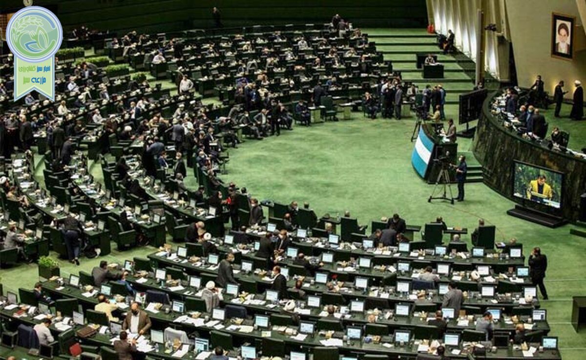 مردم به شعار و مشغول بودن به منازعات شخصی و جناحی نیاز ندارند 

