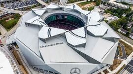 شاهکار مهندسی در استادیوم مرسدس بنز آمریکا+ فیلم

