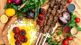 سفری به دنیای کباب‌ها و خورش‌های ایرانی

