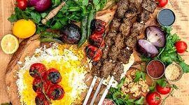 سفری به دنیای کباب‌ها و خورش‌های ایرانی

